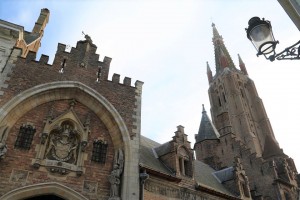 fachadas laterais Onze Lieve Vrouwekerk