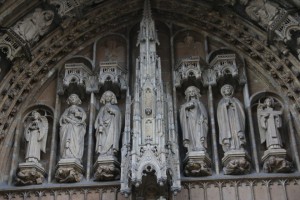 portal de entrada Notre Dame du Sablon